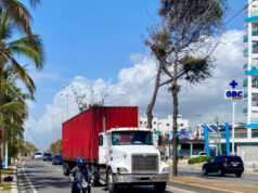 Camiones siguen transitando por carril izquierdo en la Capital, pese a medida del Intrant